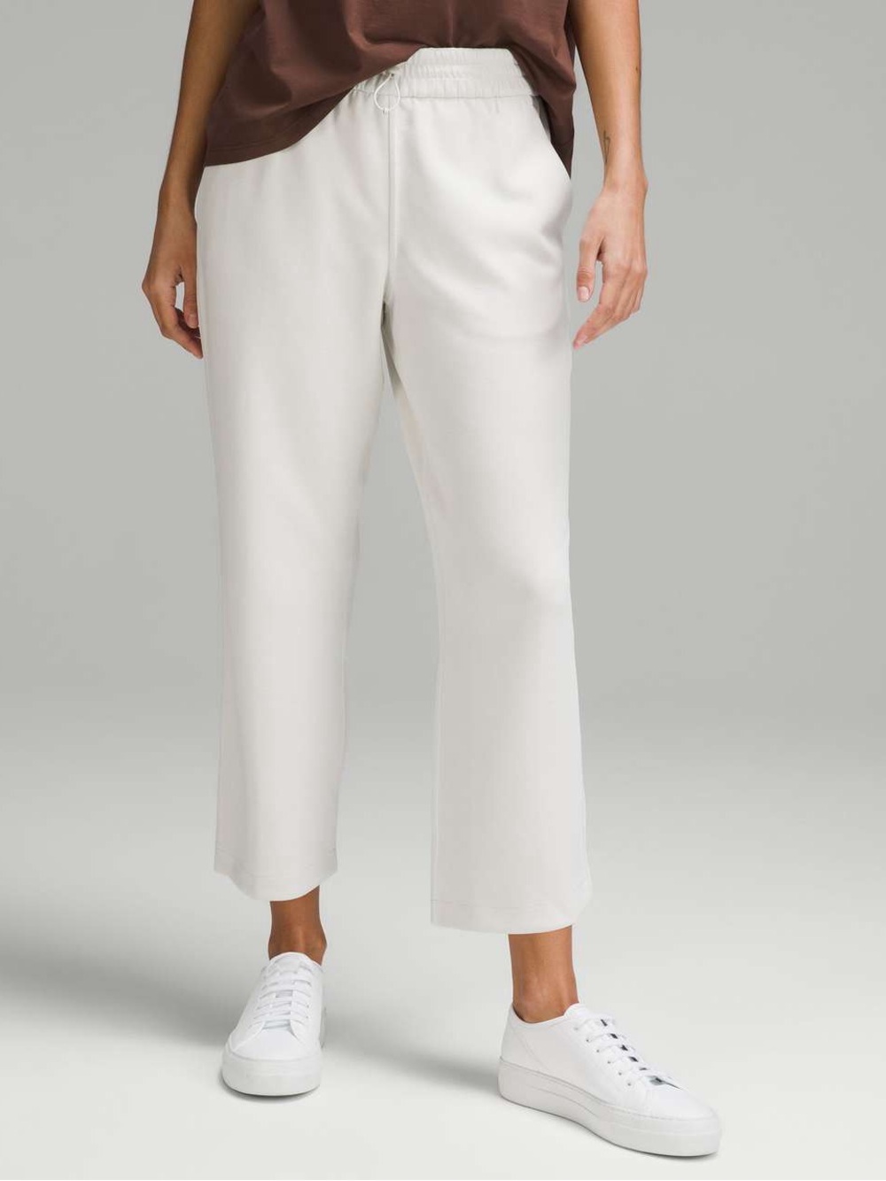Lululemon Softstreme High-Rise Cropped Pant in Bone- Size 4